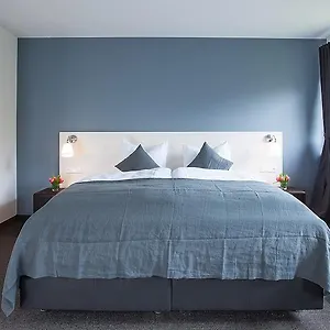 Bed and breakfast Alpenglühen Smart, Olching